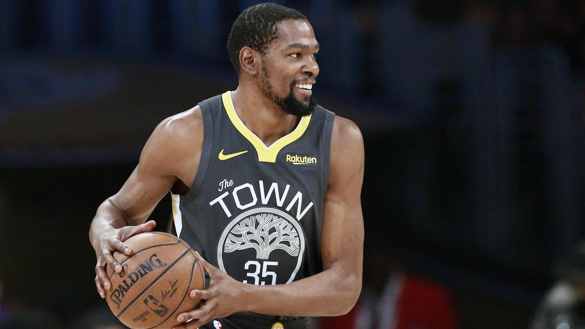 她在训练中 她在训练中