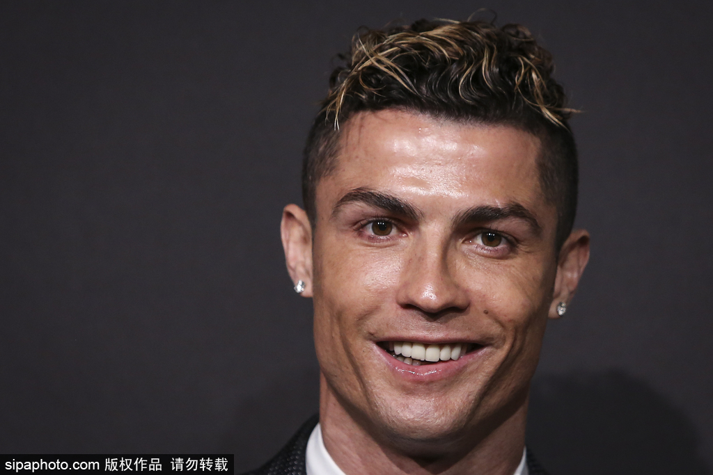 杨瀚森21+9洛夫顿遭驱逐 青岛力克上海取5连胜.